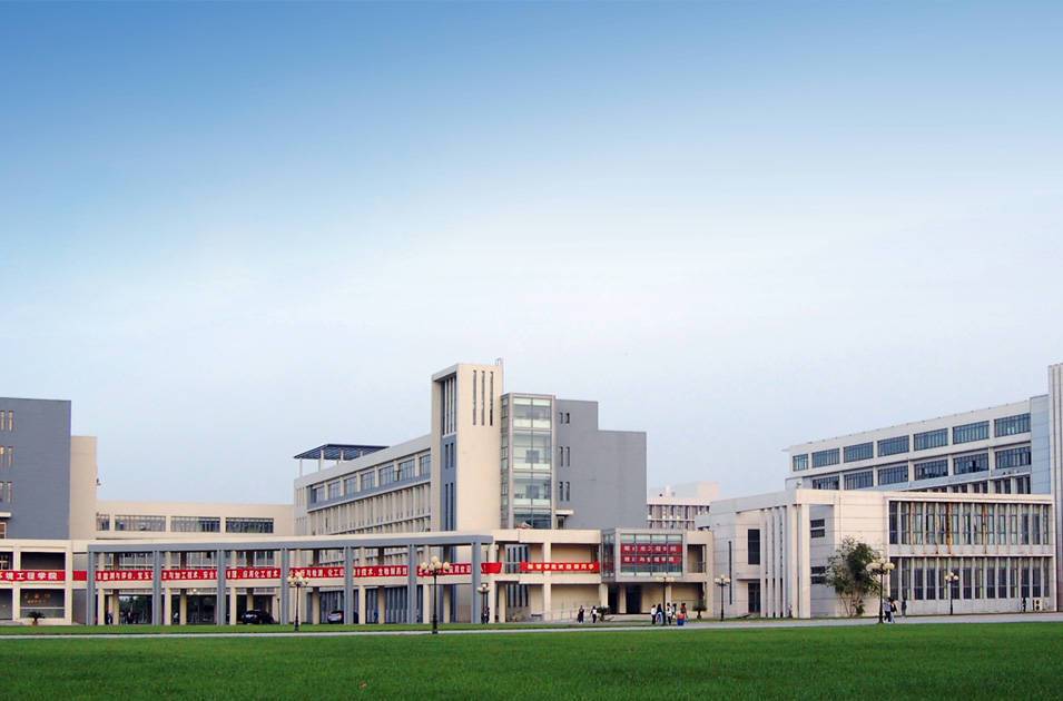 天津職業(yè)大學(xué)教學(xué)樓、圖書館
